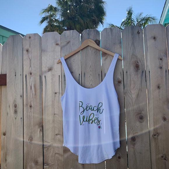 🆕 Beach Vibes tank from Luv Surf - Picture 1 of 3